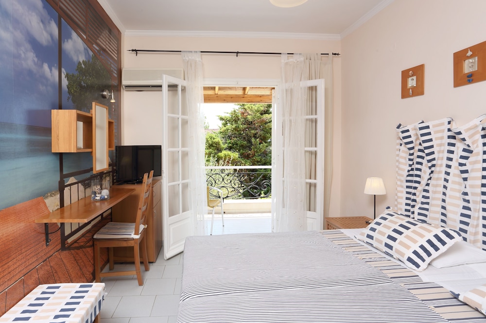 Panoramic Triple Room, Mountain View photo 3