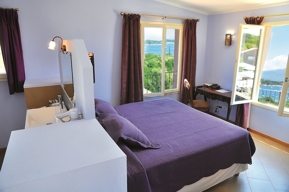 Chambre Deluxe double ou avec lits jumeaux, vue mer & Entree Privee photo 3