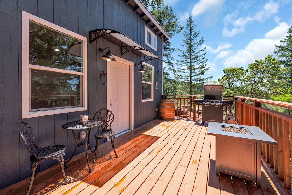 Mays Luxury Sunset Cabin with Loft photo 1