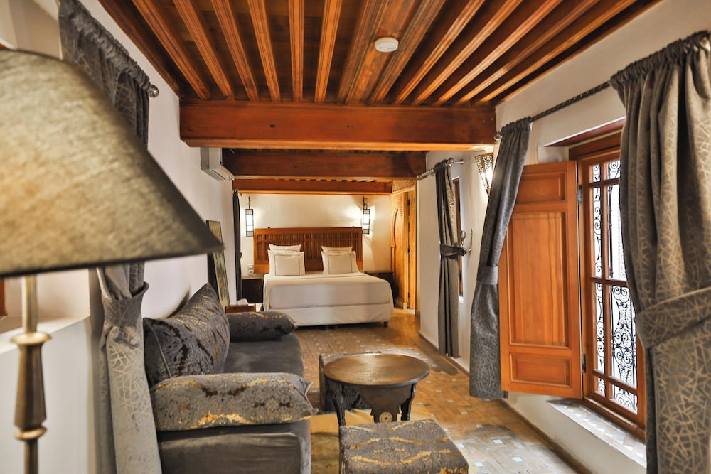 Romantic Room, Mezzanine photo 1