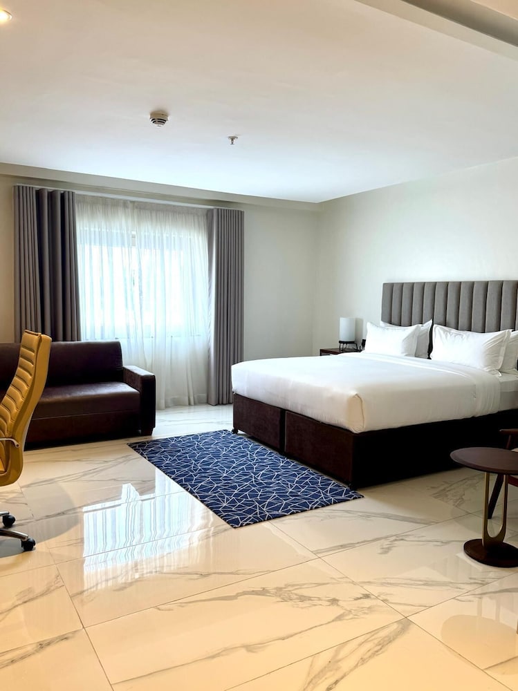 Club Double Room, 1 Queen Bed