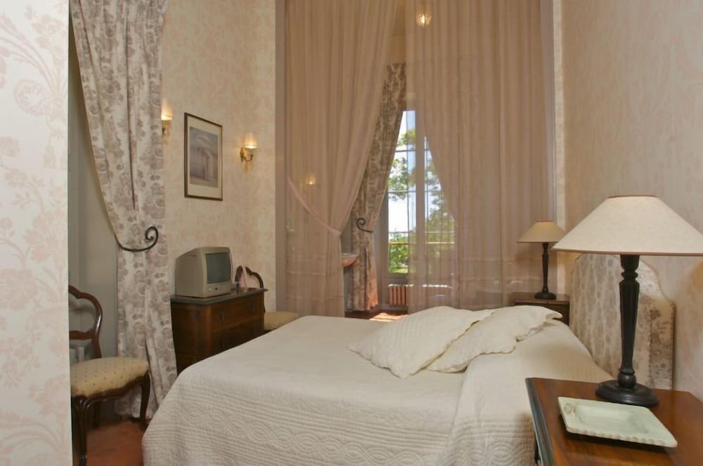 Deluxe Double Room, 1 Queen Bed, Bathtub, Park View photo 1