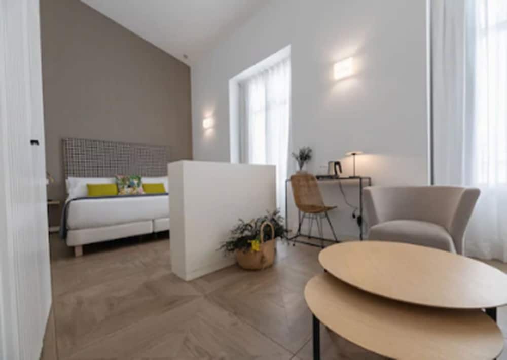 Suite Estudio Junior con Balcón