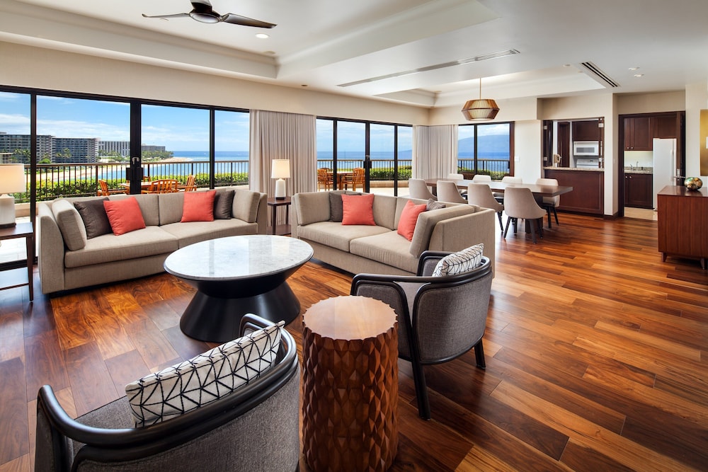 Ali'i Presidential 1 Bedroom Suite, Black Rock View, Oceanfront King