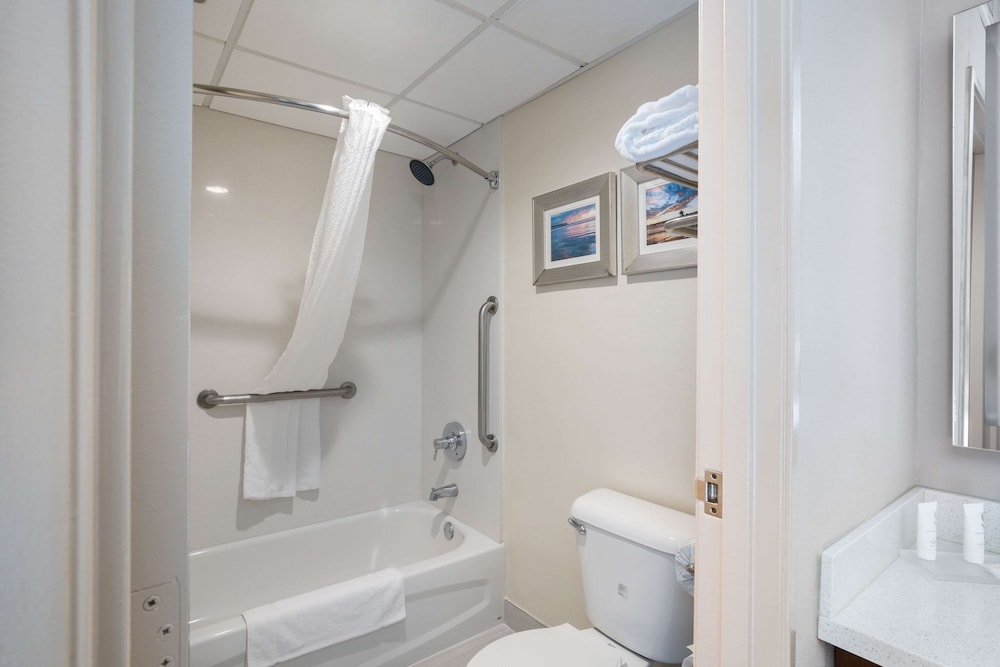 Suite, 2 Double Beds, Non Smoking, Pool View - Photo 14