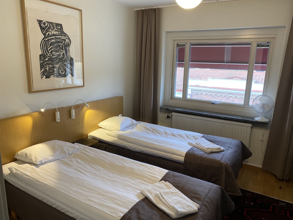 Twin Room (Private WC, Shared shower) photo 2