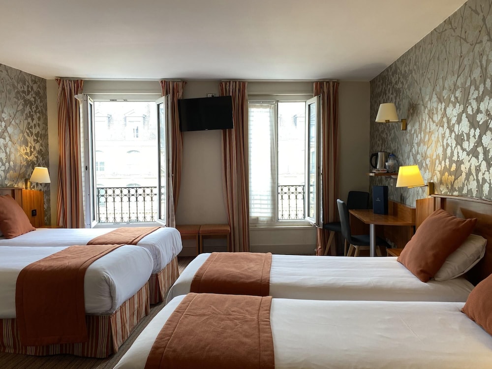 Superior Quadruple Room photo 3