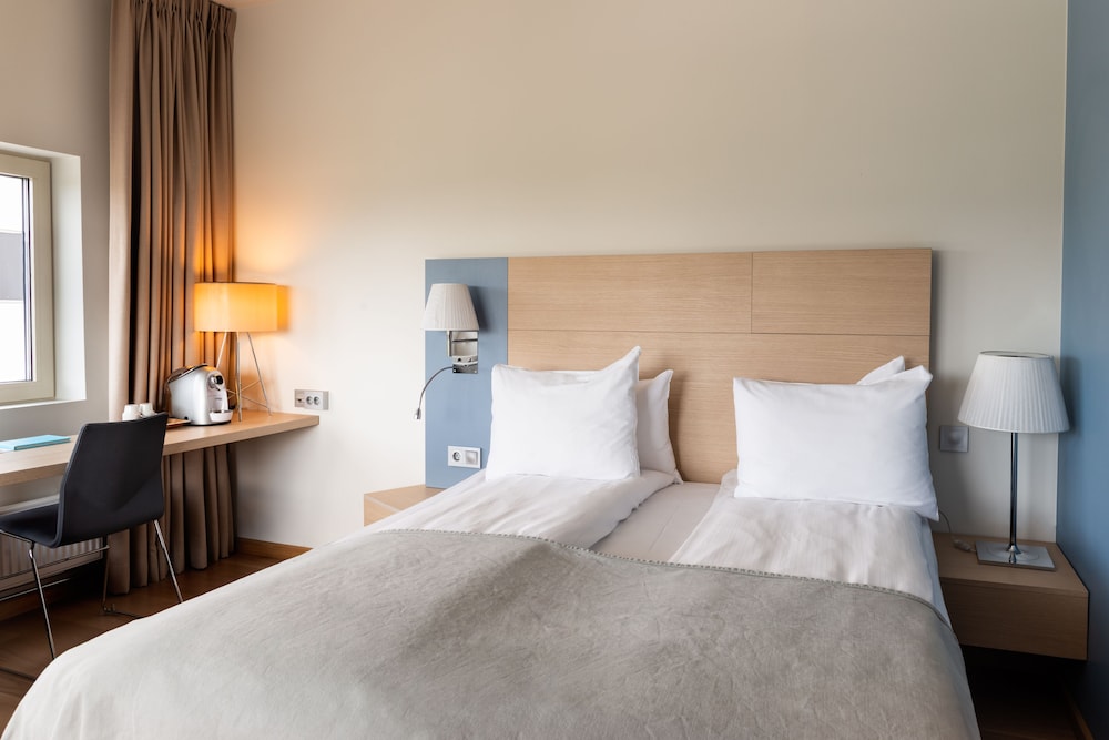 Standard Room, 1 Double Bed, Non Smoking - Photo 4