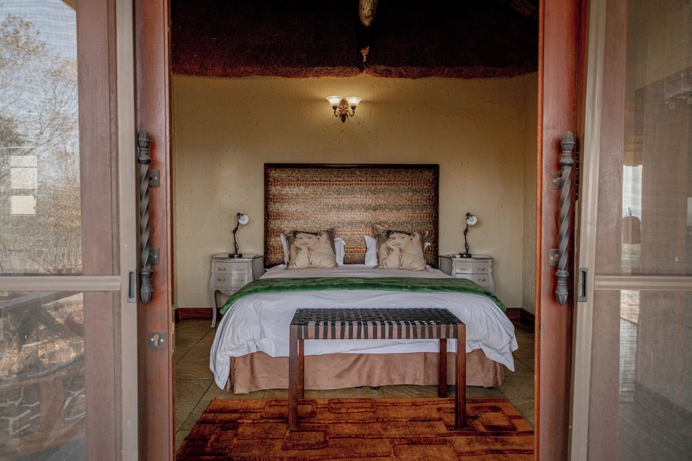 Luxury Villa, 3 Bedrooms, Mountain View photo 3