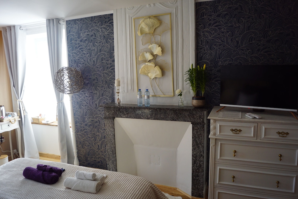 Family Suite, 2 Bedrooms, Private Bathroom, Garden View photo 1