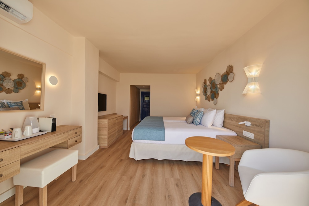 Junior Suite, Balcony, Sea View (1 Adult - My Favorite Club) - Photo 2