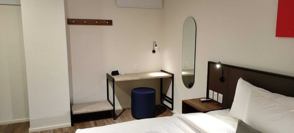 Business Room - Photo 3
