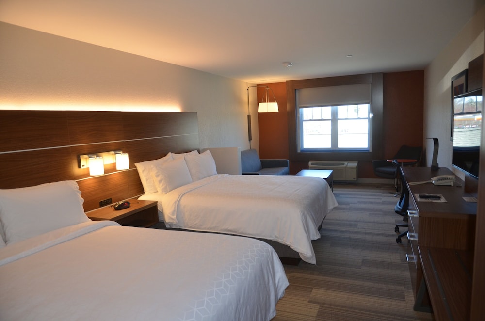 Suite, 2 Queen Beds - Photo 1