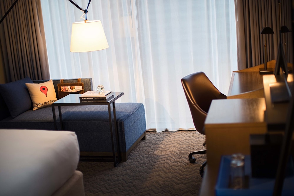 Suite, 1 King Bed with Sofa bed, River View - Photo 2