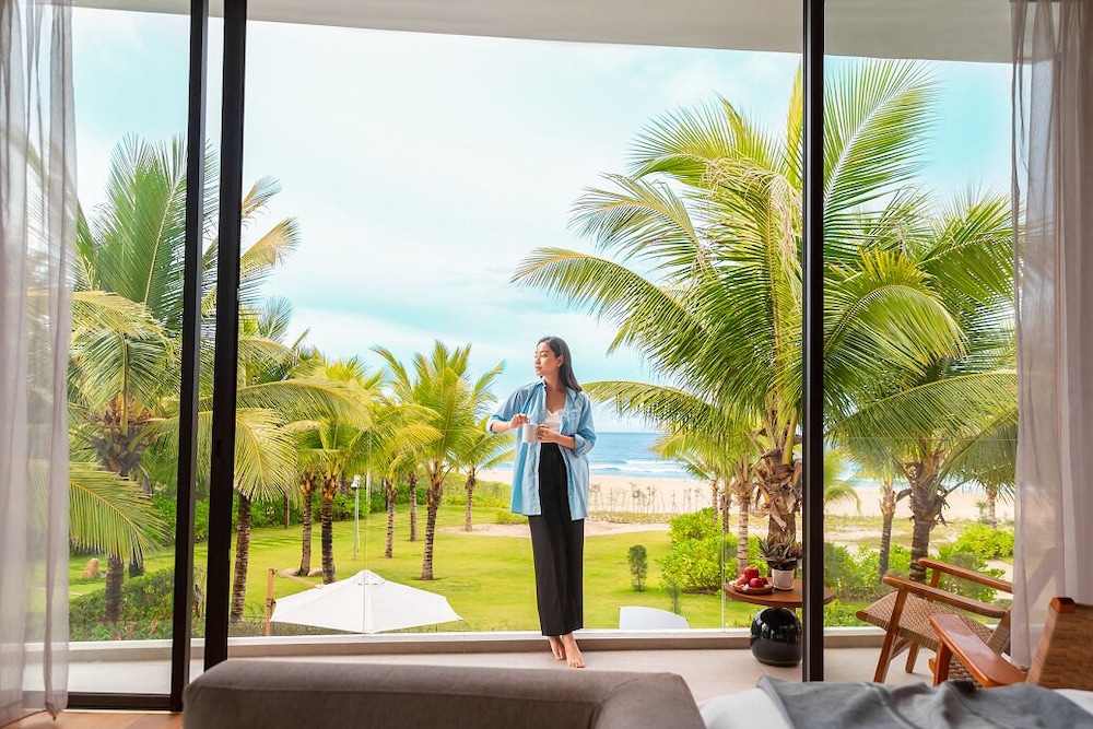 Three-Bedroom Beachfront Pool Villa