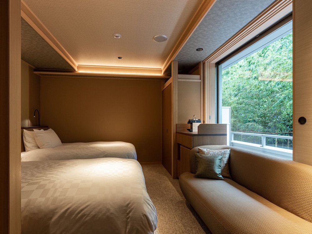 Compact Twin Room, Non Smoking, Breakfast Included
