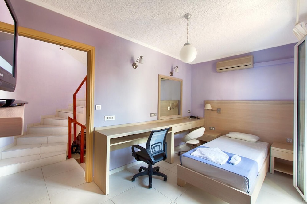 Apartment, 2 Bedrooms, Balcony photo 2