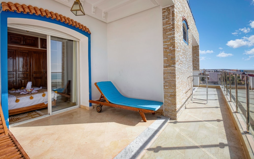 Apartment, Ensuite, Sea View photo 2