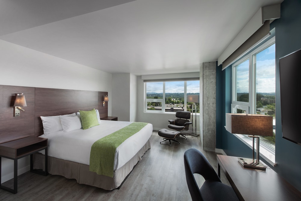 Room, 1 King Bed, Corner