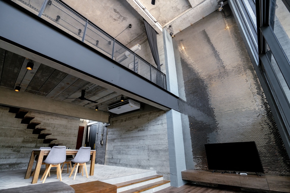 Exclusive Duplex - Photo 6