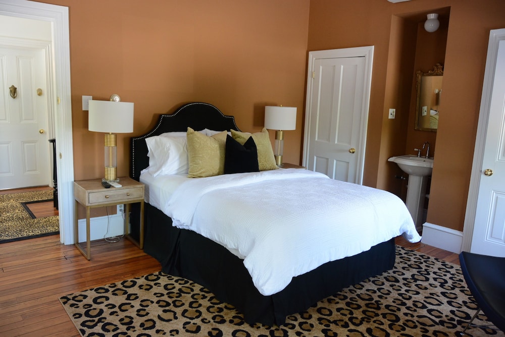 Bronze Room