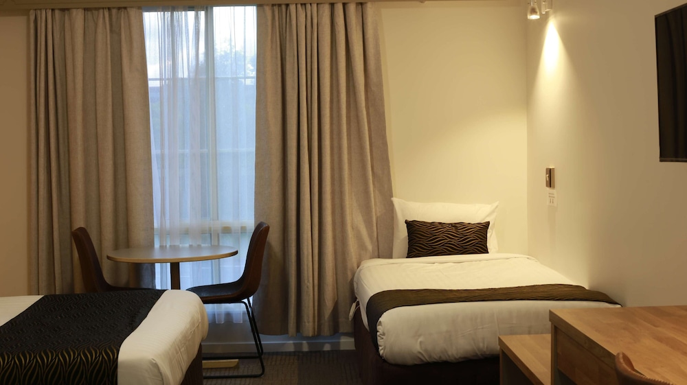 Deluxe Triple Room, 1 Bedroom, Kitchenette photo 2