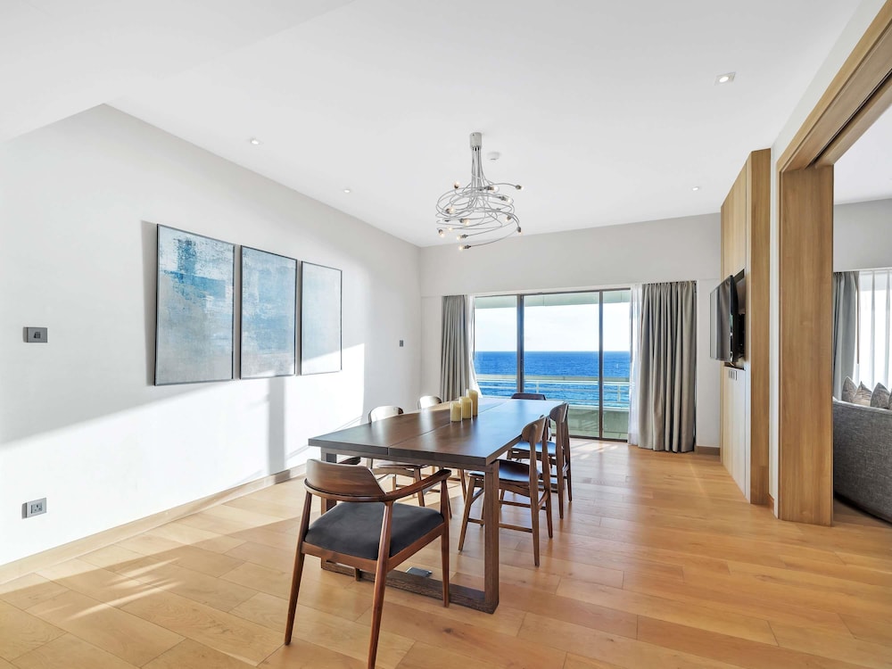 Presidential Suite, 1 King Bed, Non Smoking, Sea View photo 3