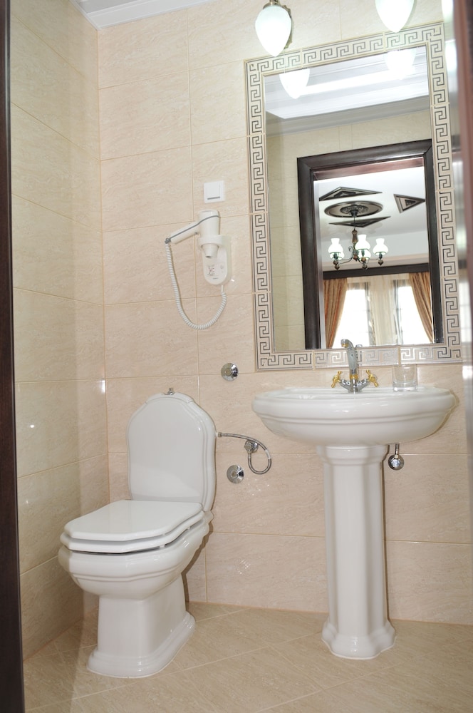 Deluxe Apartment, Lake View - Photo 6