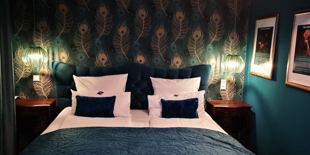 Signature Room, 1 King Bed, Non Smoking, Kitchenette ("Der Wilde Markgraf") photo 3