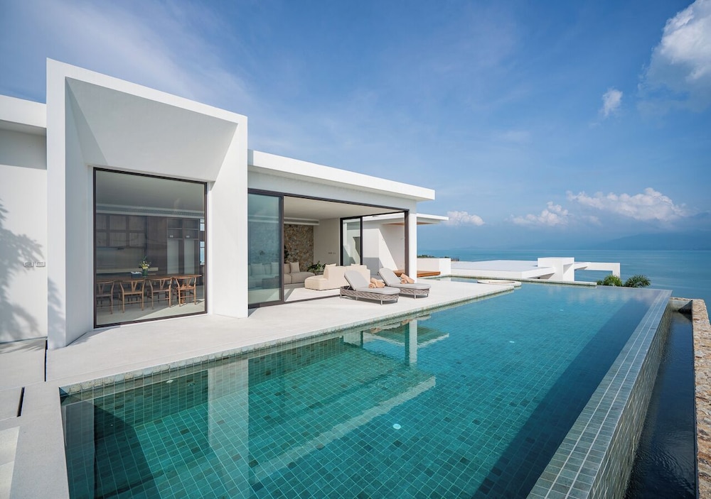 Three-Bedroom Oceanfront Pool Villa