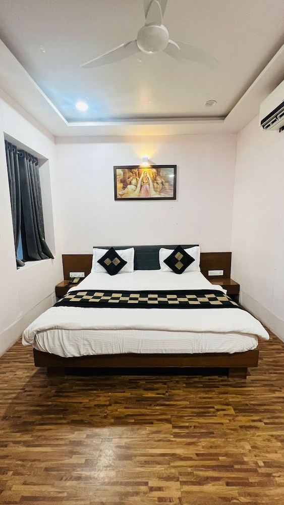 Couple Room