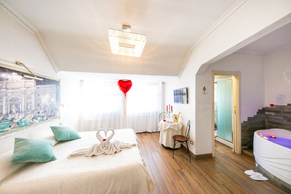Economy Suite, Annex Building (3 people) photo 3