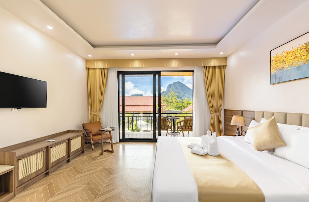 Premier Double Room, Balcony, Mountain View