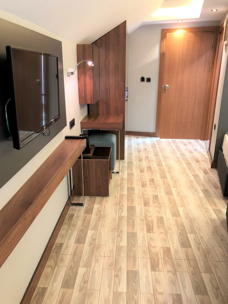 Deluxe Triple Room with Mountain View photo 1