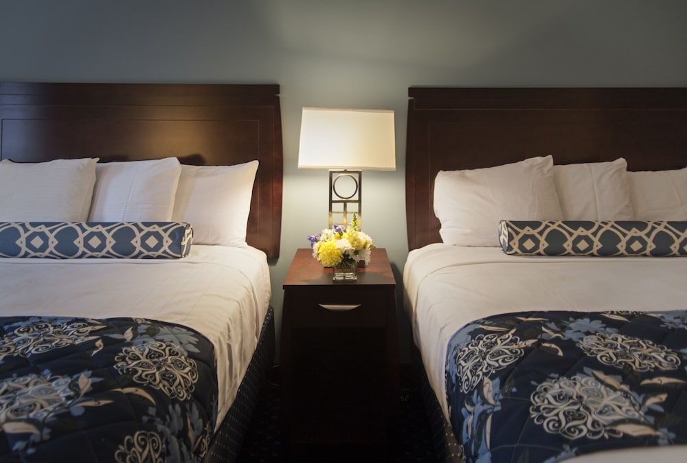 Deluxe Room, 2 Queen Beds, Non Smoking photo 3