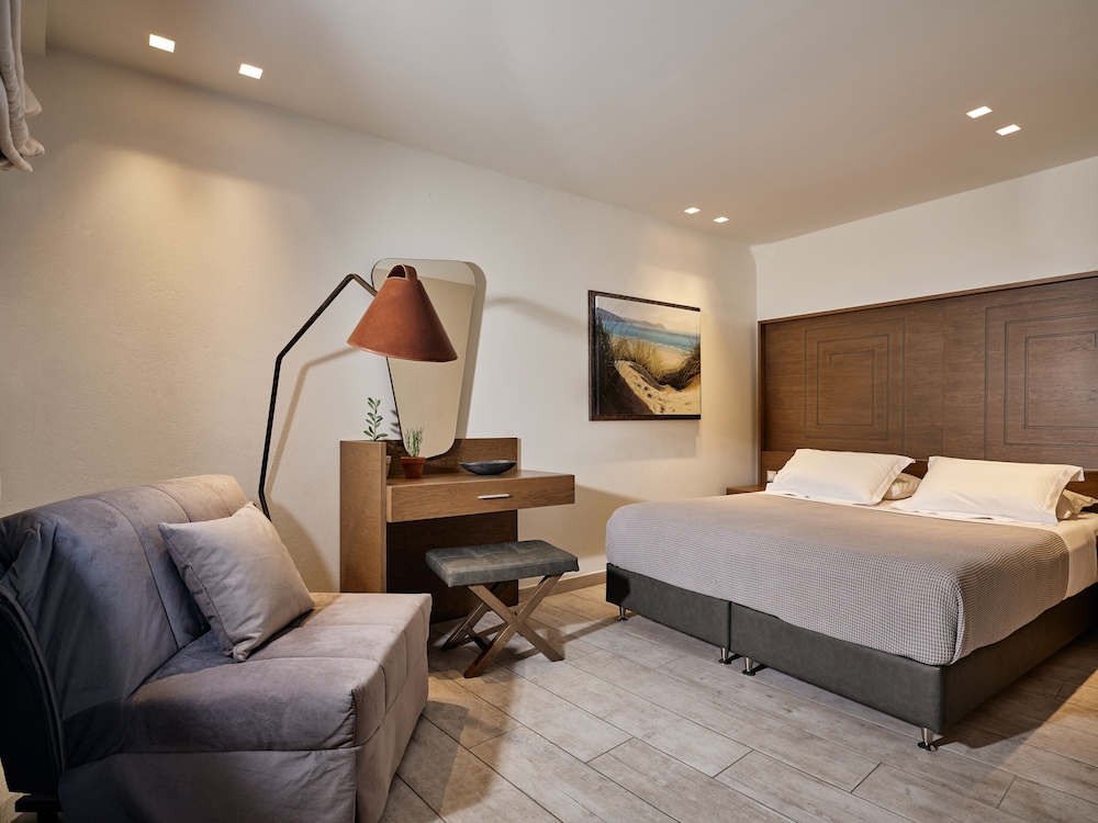 Double Room with Garden and Mountain view
