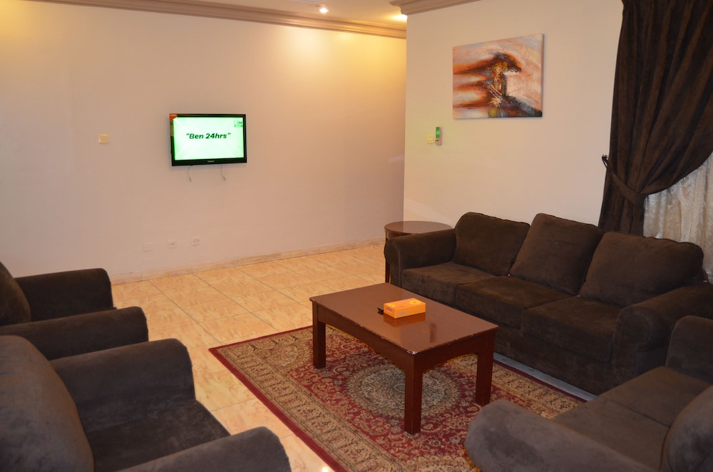 Family Apartment, 3 Bedrooms photo 2