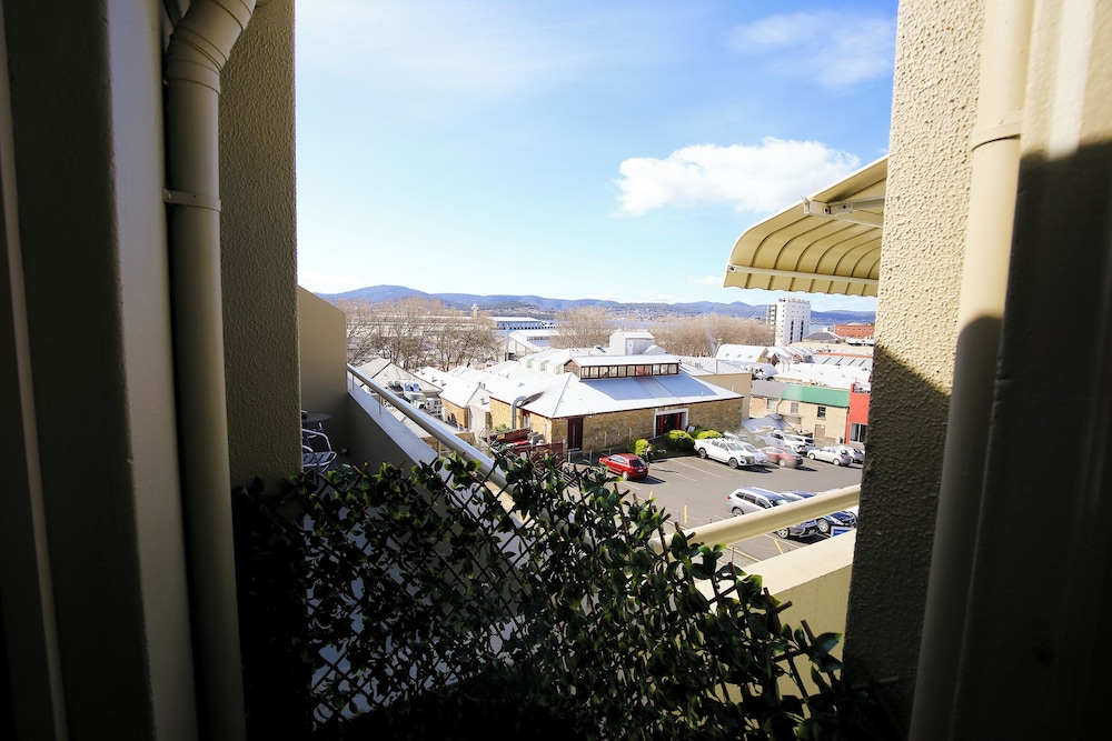 Suite - Photo 3