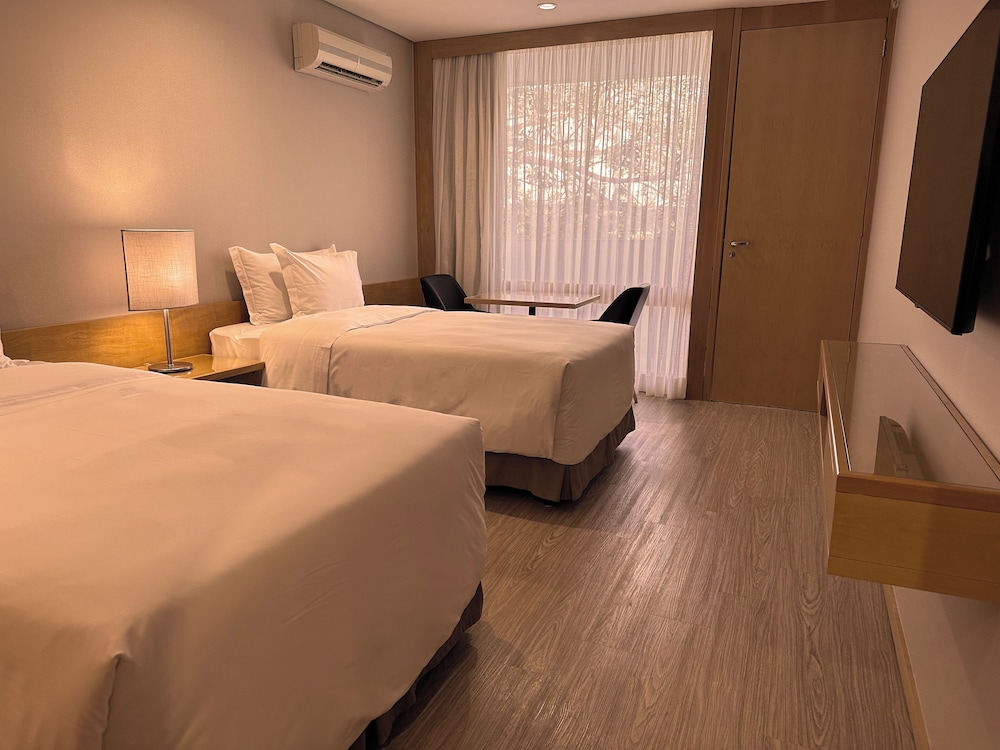 Standard Twin Room - Photo 4