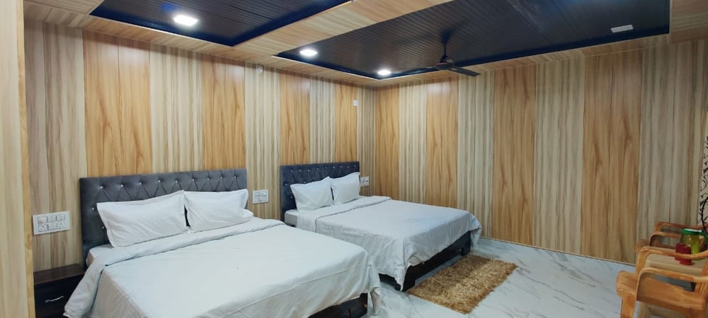 Deluxe Double Room, Multiple Bedrooms photo 2