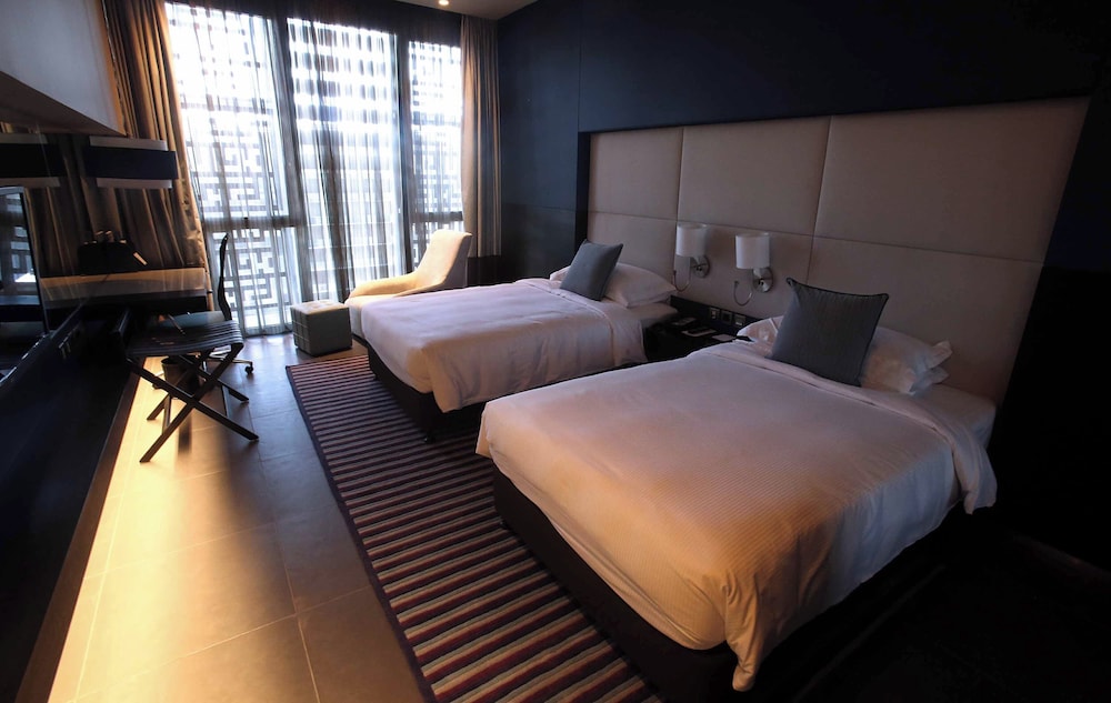 Deluxe Room, 2 Twin Beds, Smoking photo 2