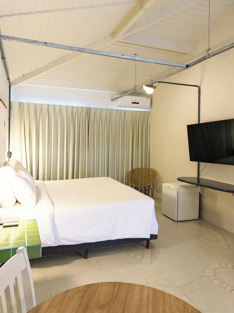 Suite - Photo 2