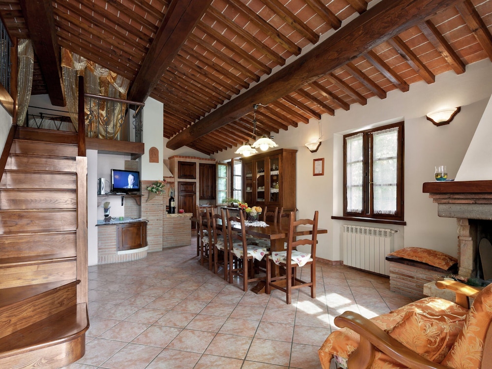 Classic House, 3 Bedrooms photo 2