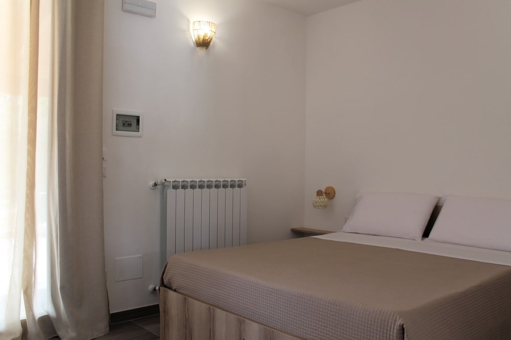 Classic Double Room, Patio, Garden View
