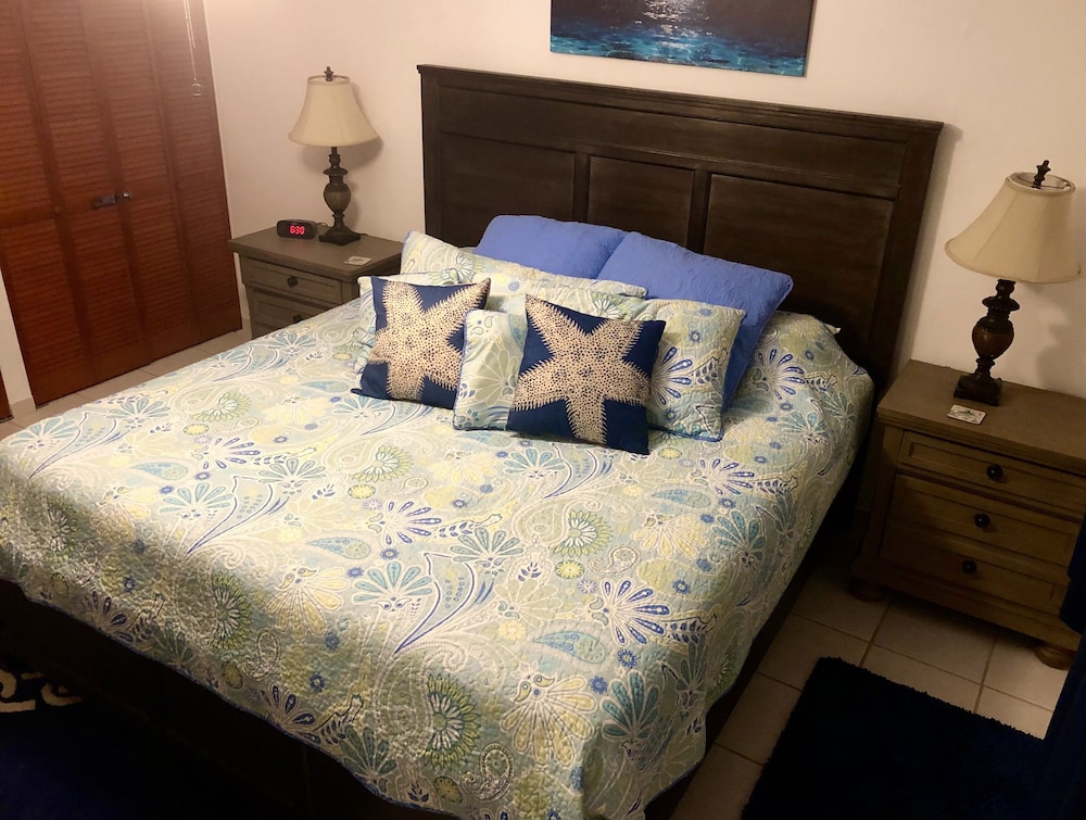 Premium Condo, 1 King Bed, Ocean View, Sea Facing