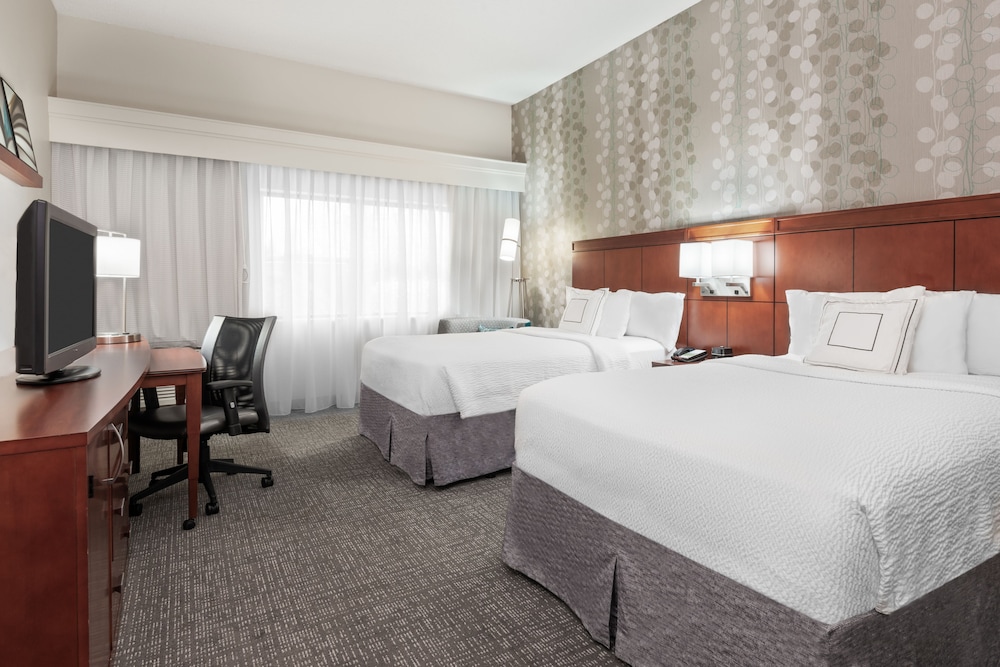 Room, 2 Queen Beds - Photo 2