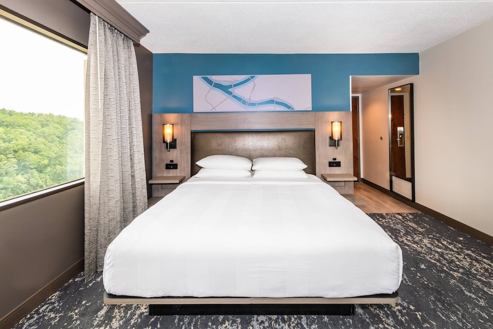 Club Room, 1 King Bed - Photo 3