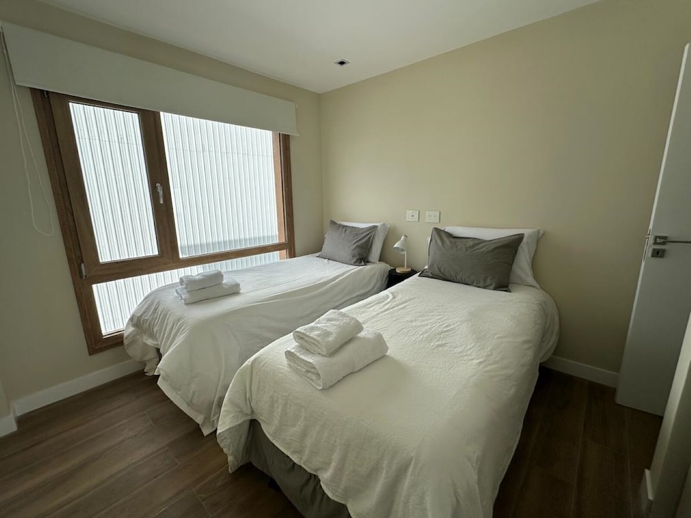 Family Apartment, 2 Bedrooms, Non Smoking, Partial Lake View photo 1