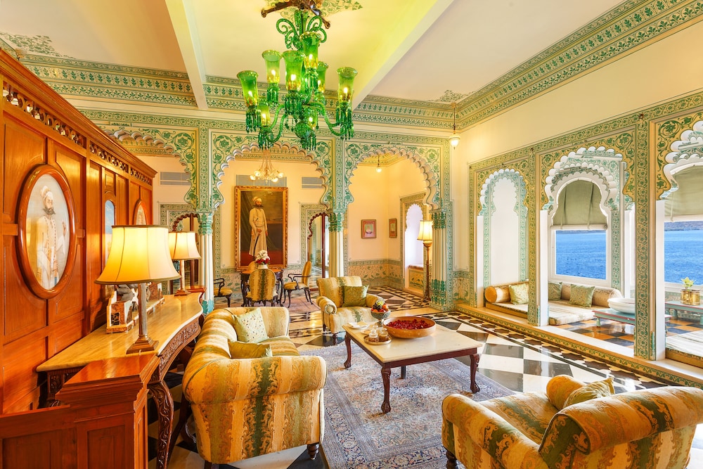 Imperial Suite Lake View