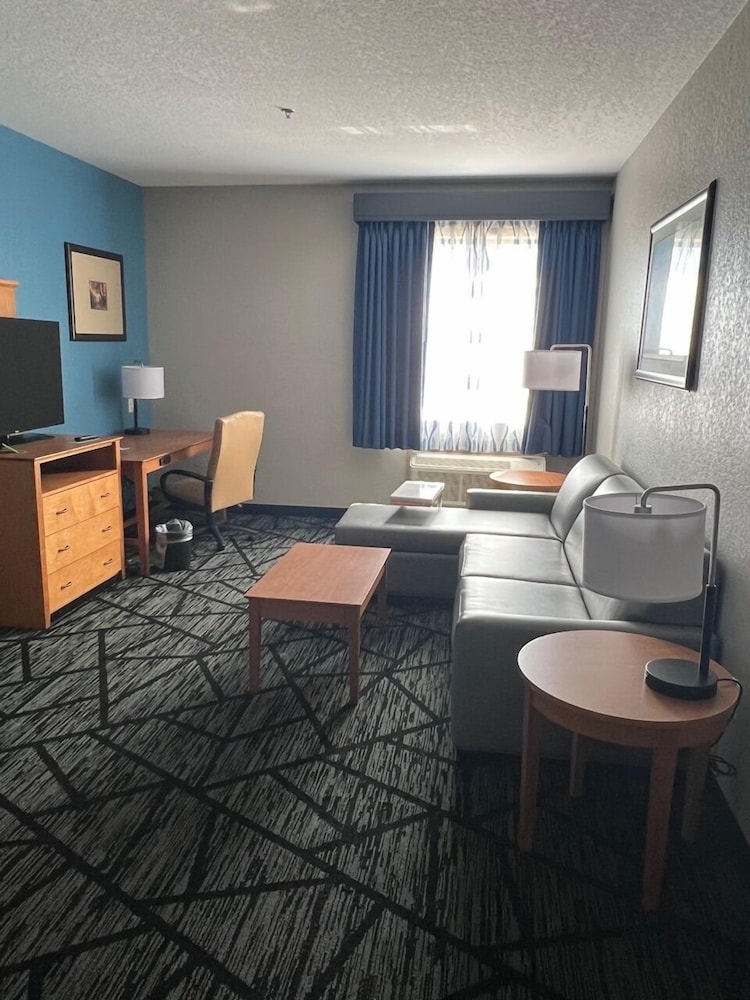 Presidential Suite, 1 King Bed, Non Smoking photo 2